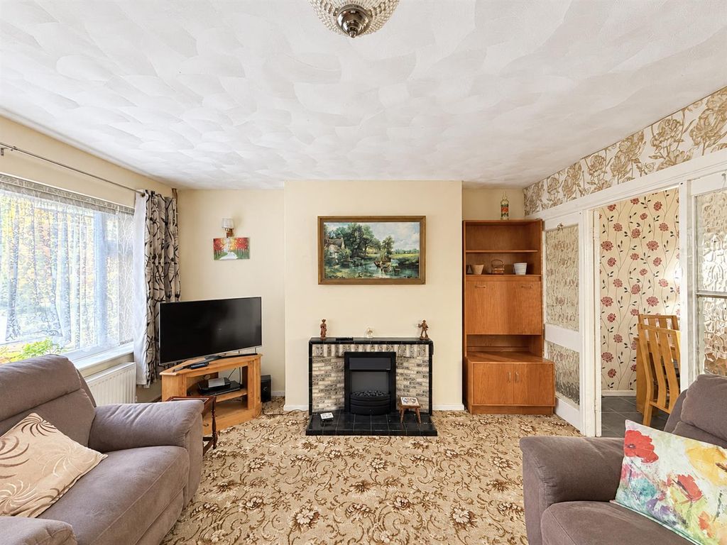Property photo 2 of 28