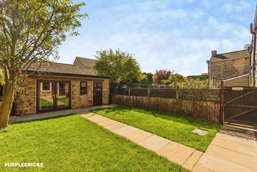 Property photo 2 of 42