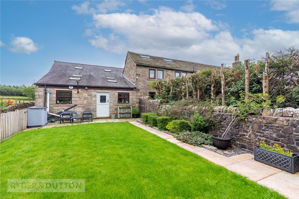 Property photo 2 of 26 Rear Gardens