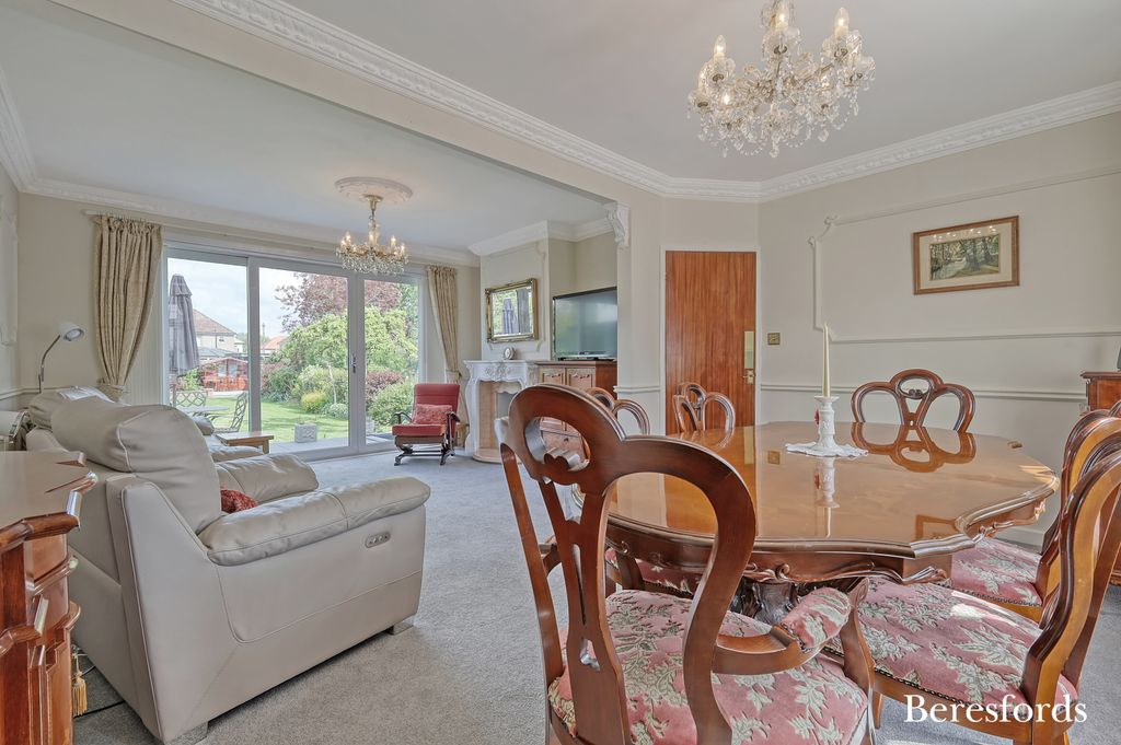 Property photo 3 of 27 Picture No. 31
