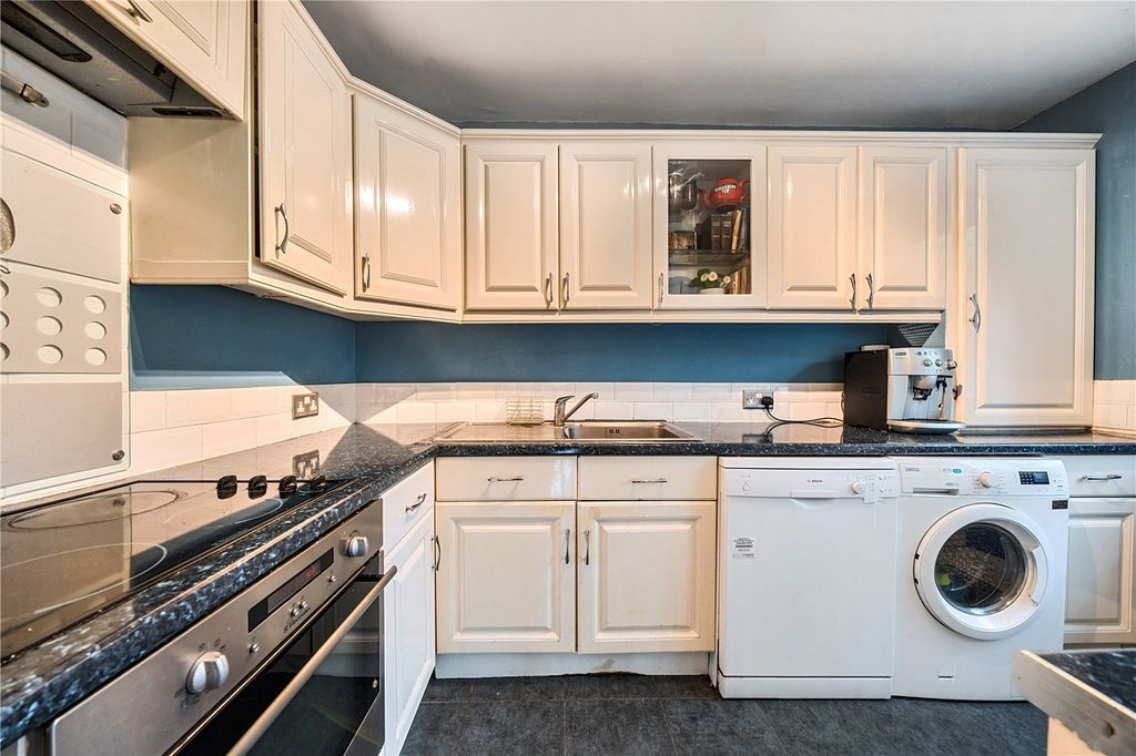 Property photo 3 of 19 Picture No. 16