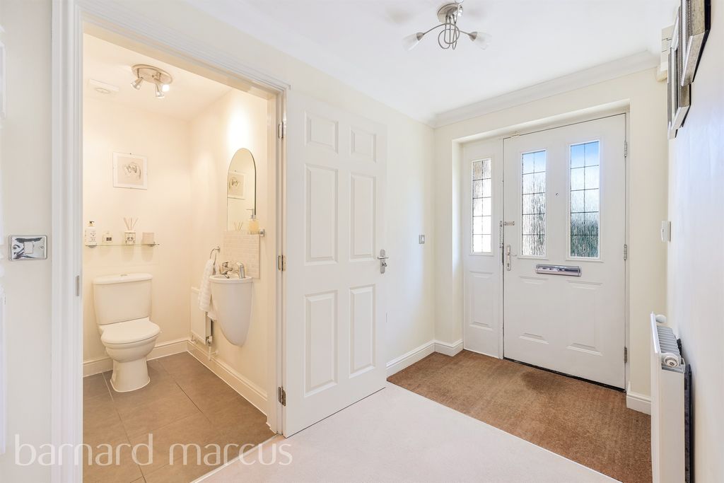 Property photo 2 of 28