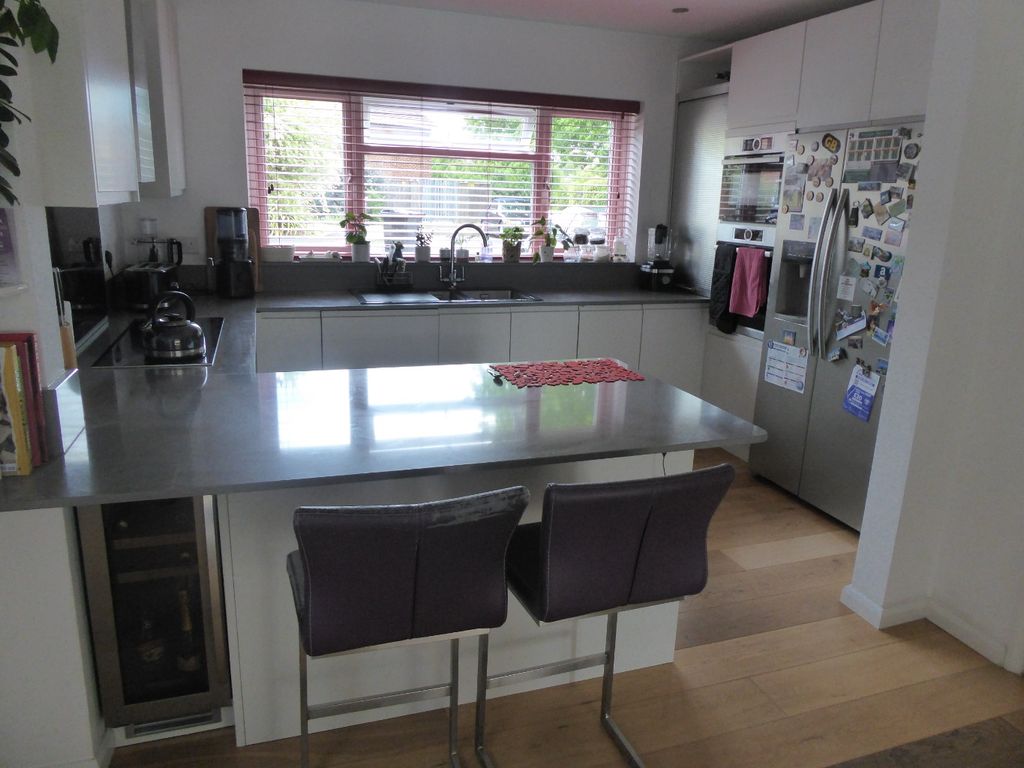 Property photo 2 of 18 4400112