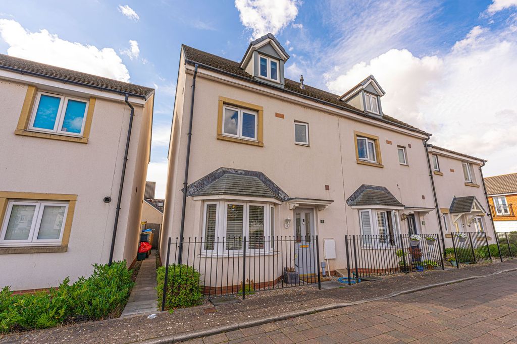 Property photo 1 of 33