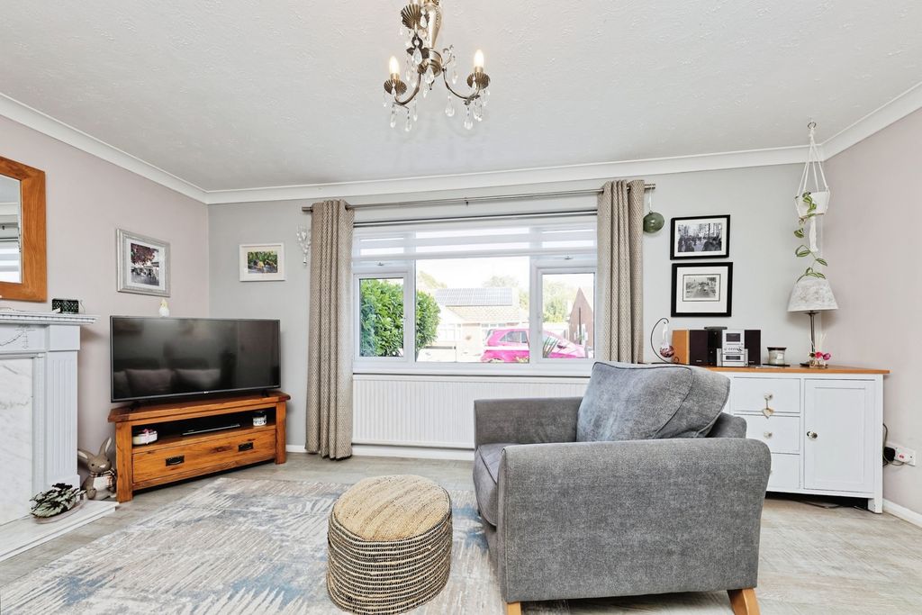 Property photo 3 of 16 Photo