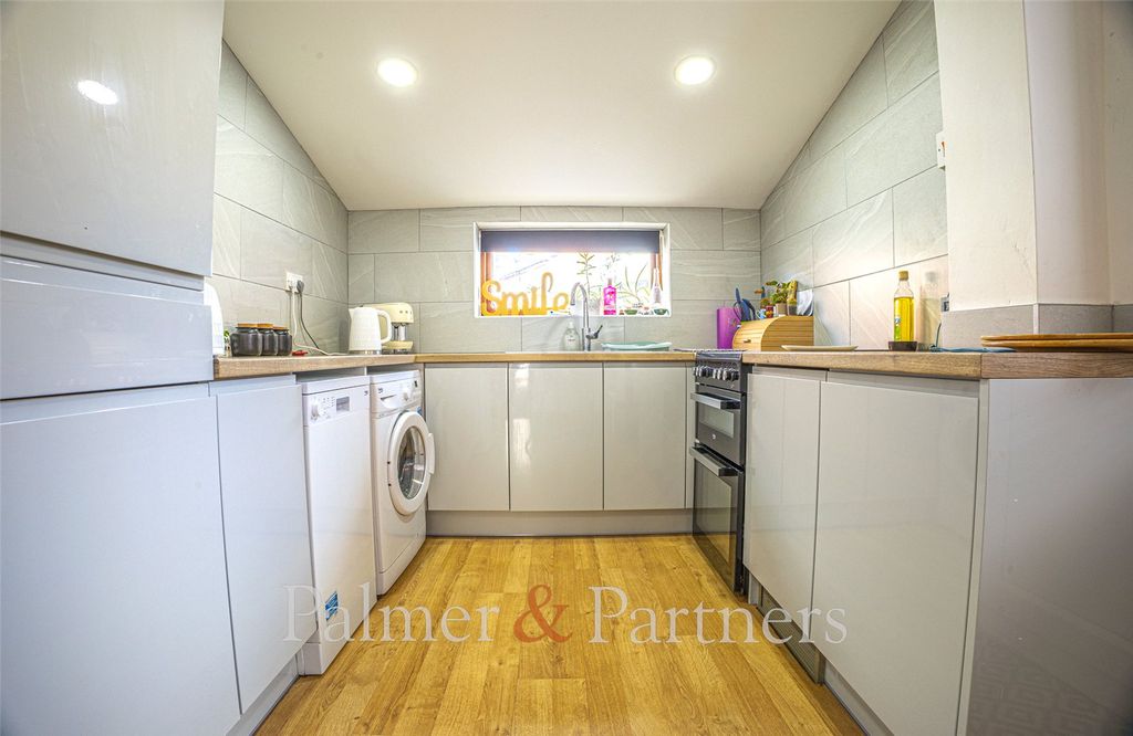 Property photo 3 of 8 Picture No. 01