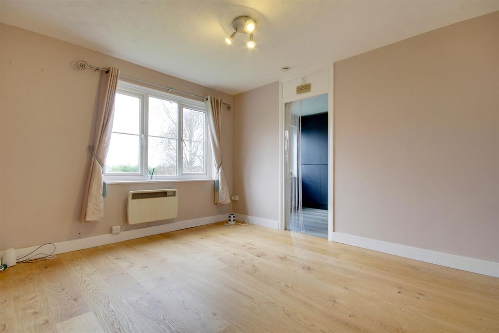 Property photo 2 of 9 Img_2022-Img_2024.Jpg