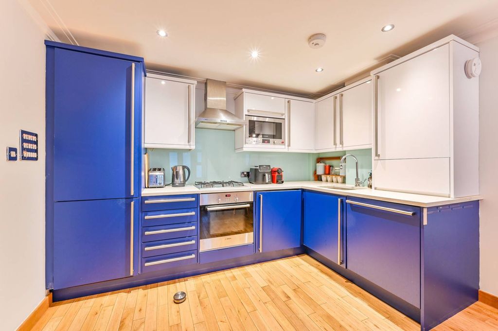 Property photo 3 of 19