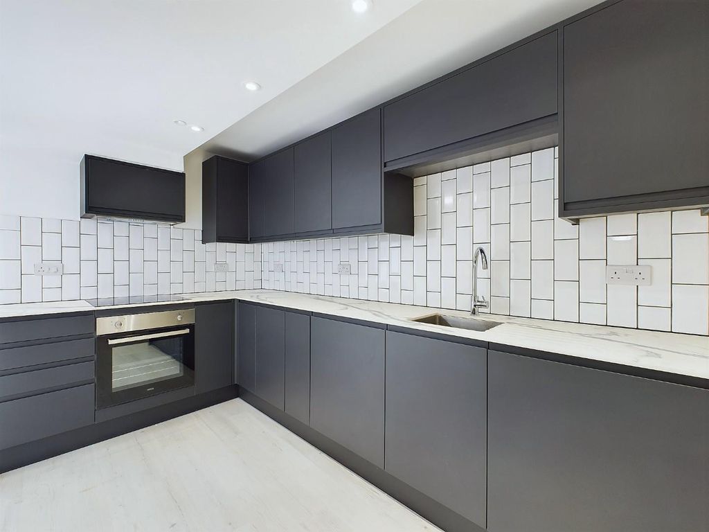 Property photo 2 of 15 14 - Four Bedroom Flat For Sale, Westbury-On-Trym.