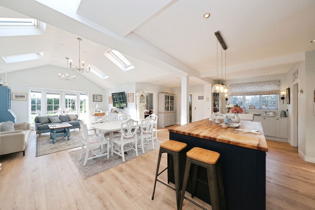 Property photo 3 of 20 Img_5185