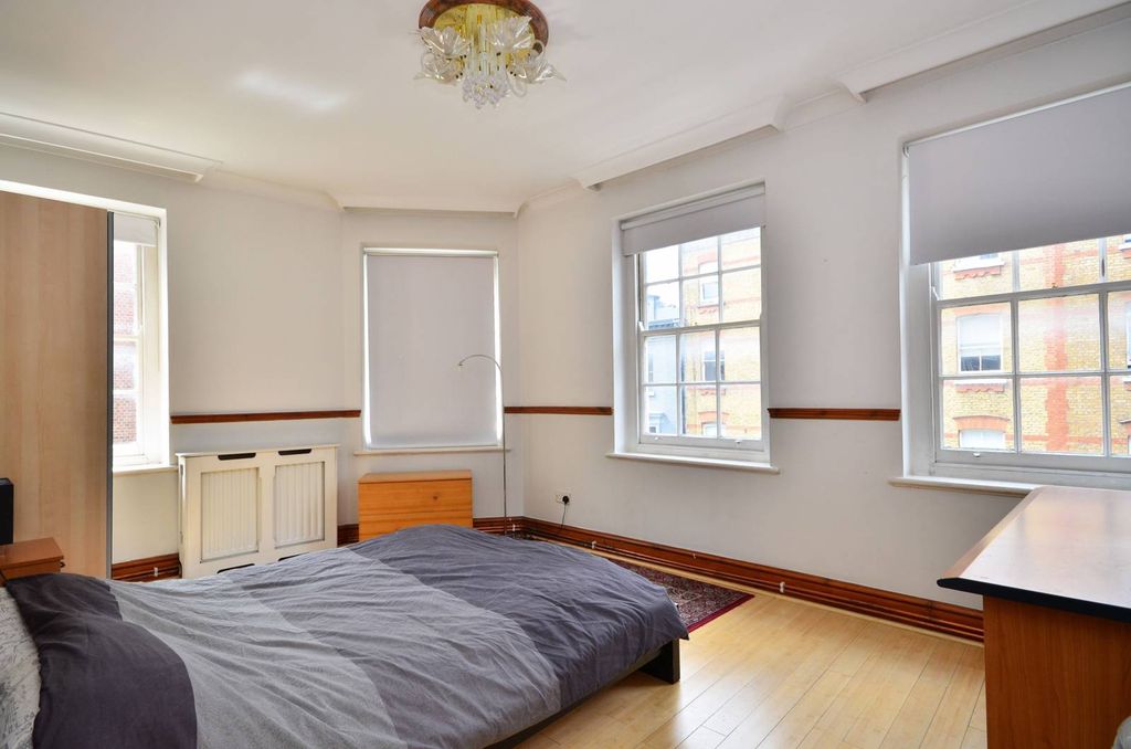 Property photo 3 of 6