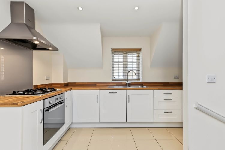 Property photo 3 of 9 339350