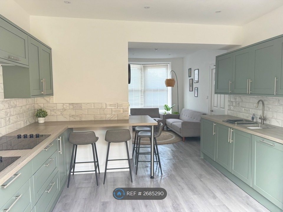 Property photo 1 of 26 Kitchen