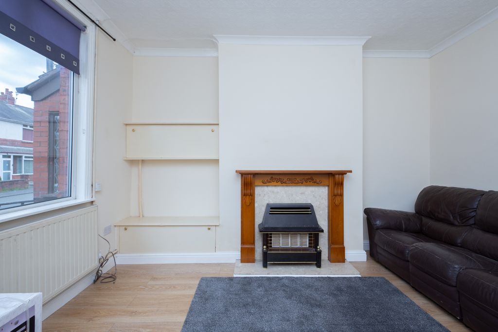 Property photo 3 of 34