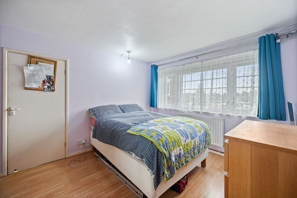 Property photo 3 of 10 3