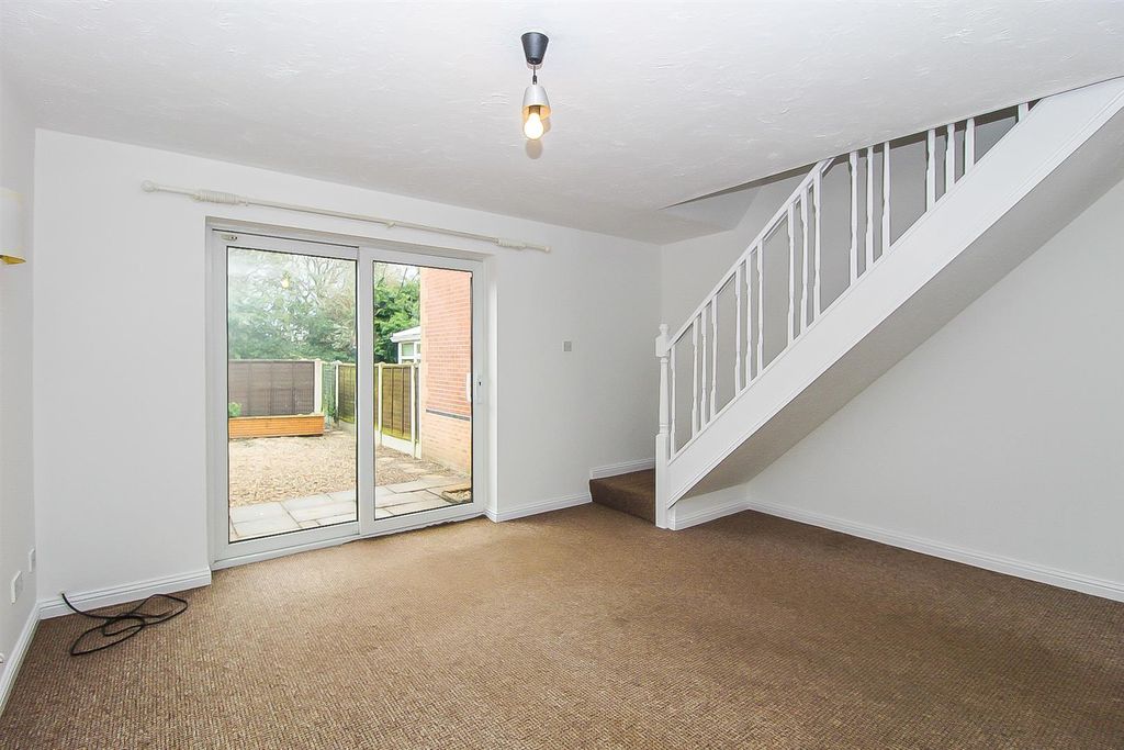 Property photo 2 of 8