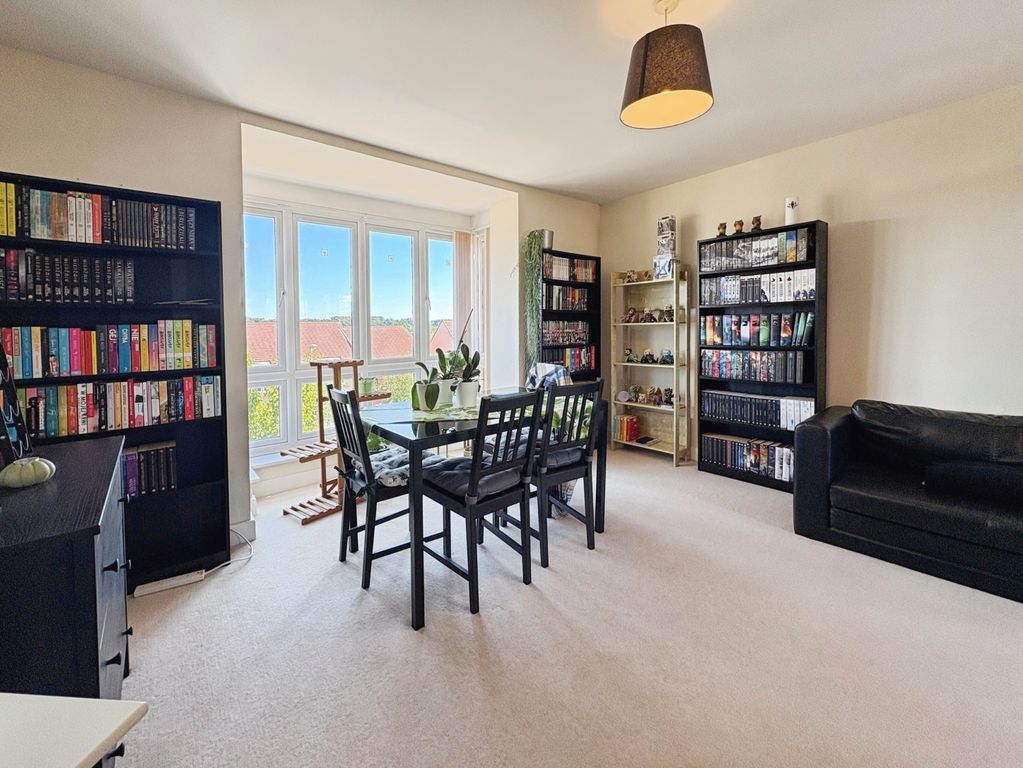 Property photo 3 of 16 9Eb133Ae-13