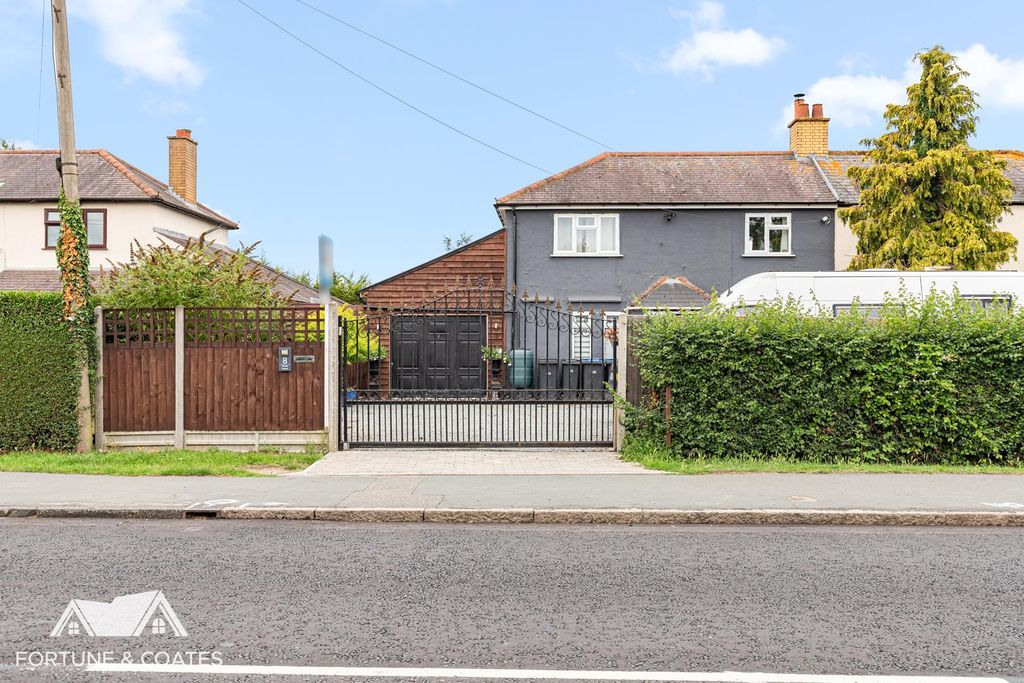 Property photo 1 of 18 Potterstreet_1.Jpg