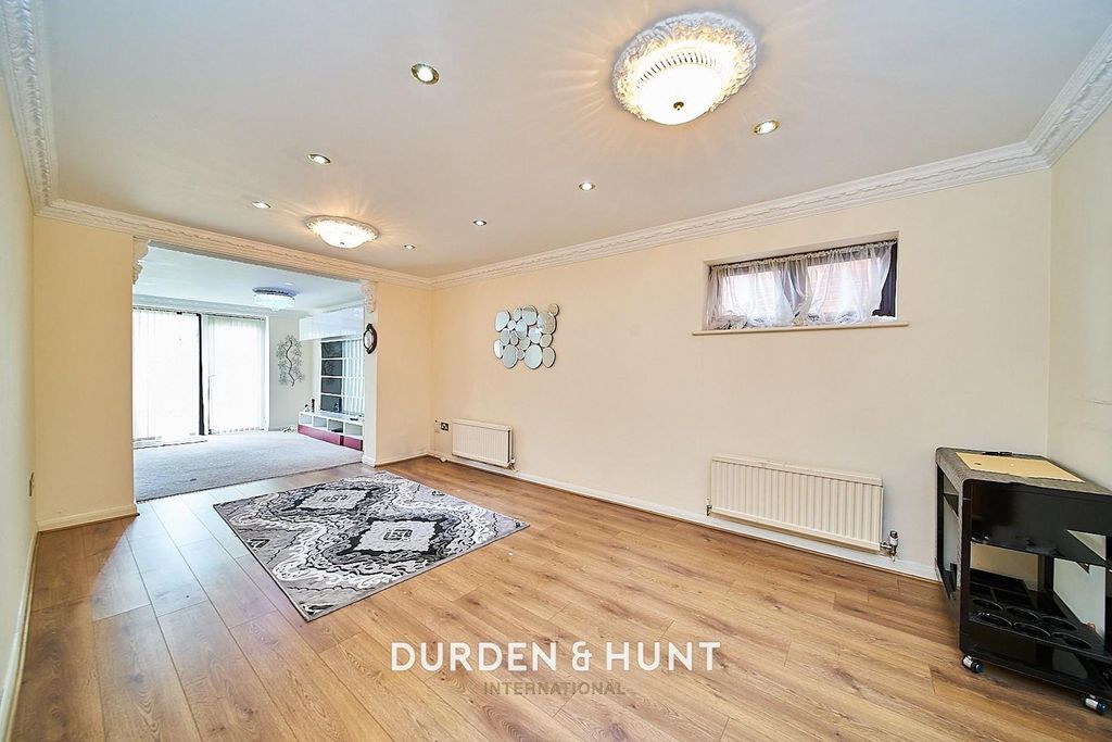 Property photo 2 of 24 Wickets 11_Result.Jpg