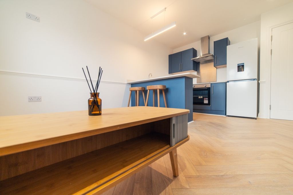 Property photo 2 of 12 Lrg_Call 02920 668585 To Secure Your Viewing _4