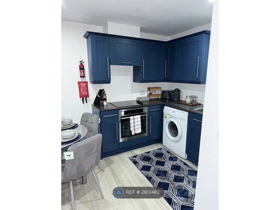 Property photo 3 of 7 Kitchen