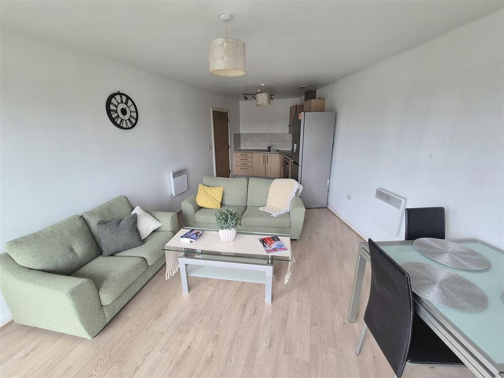 Property photo 1 of 8 The Drum Lounge 2.Jpg