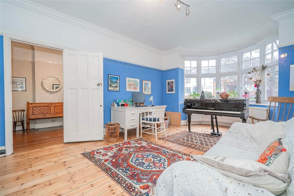 Property photo 2 of 40 Front Reception B