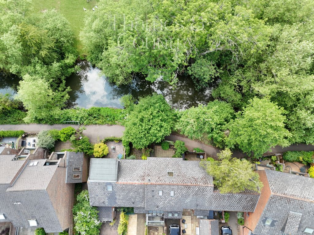Property photo 1 of 39 Riverside Property