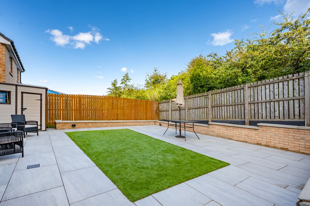 Property photo 2 of 34