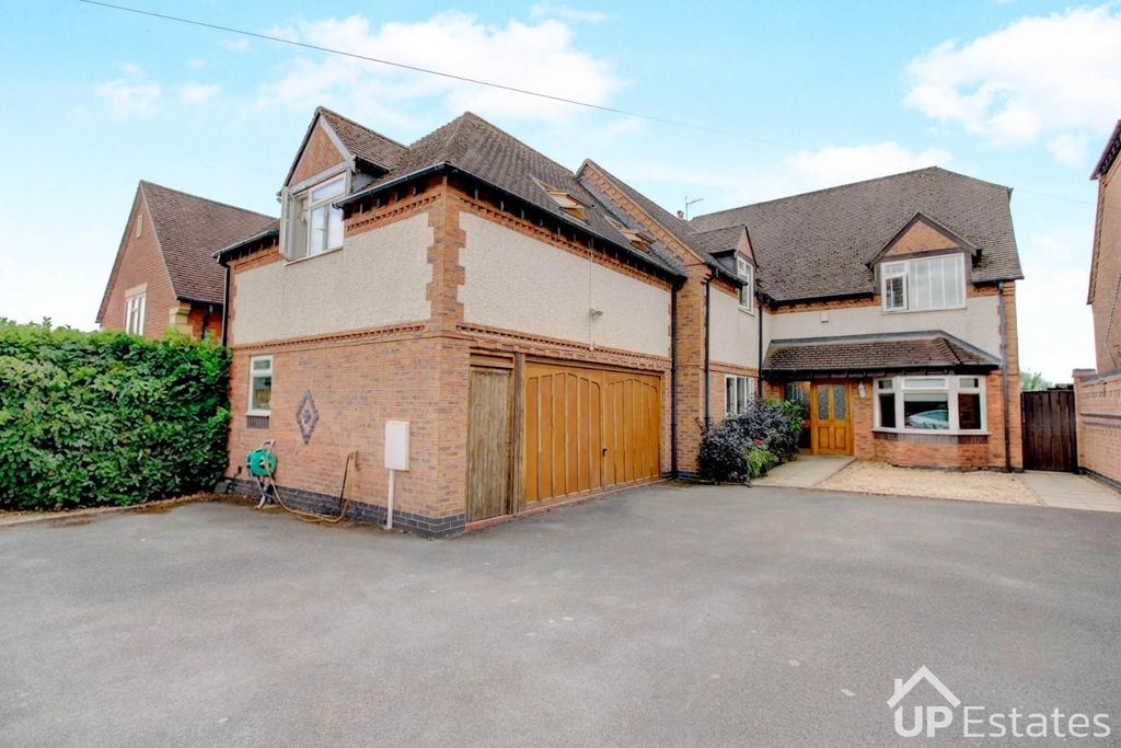 Property photo 2 of 44