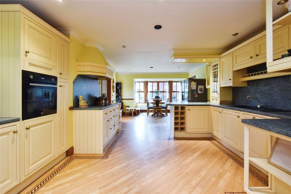 Property photo 2 of 15 Picture No. 10