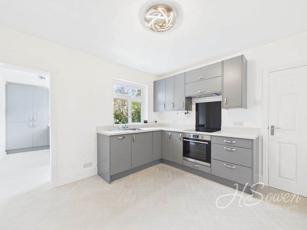 Property photo 3 of 13 Photo 5