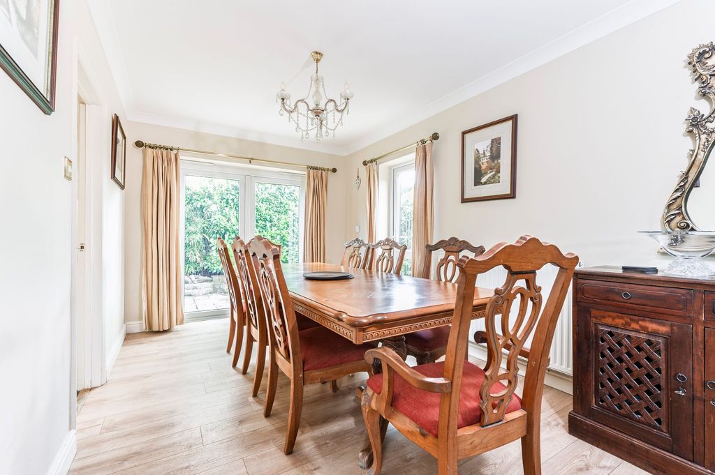 Property photo 3 of 23 Dining Room
