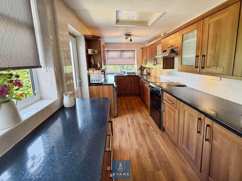 Property photo 2 of 17 Extended Refitted Kitchen