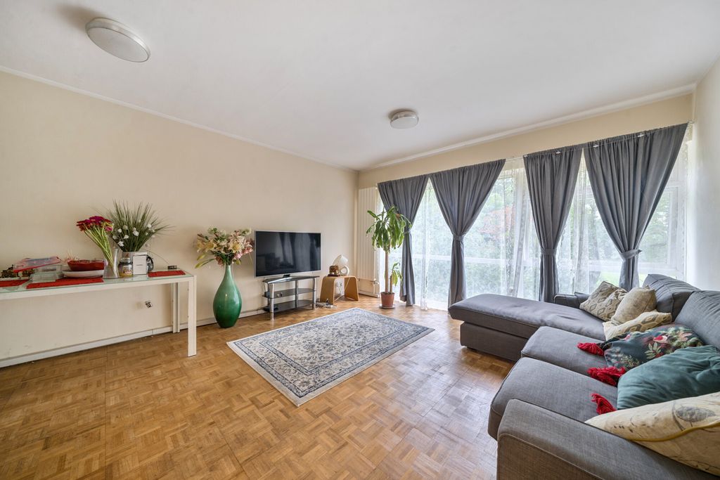 Property photo 2 of 14 1329887-7-68888A4...