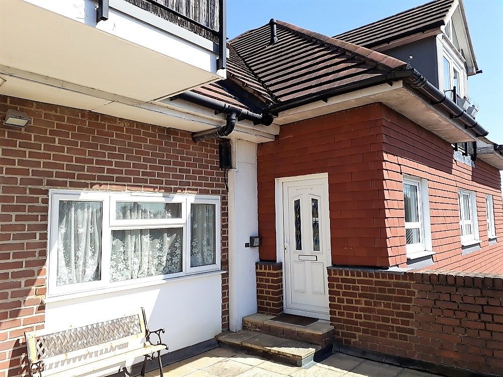 Property photo 1 of 6 Entrance