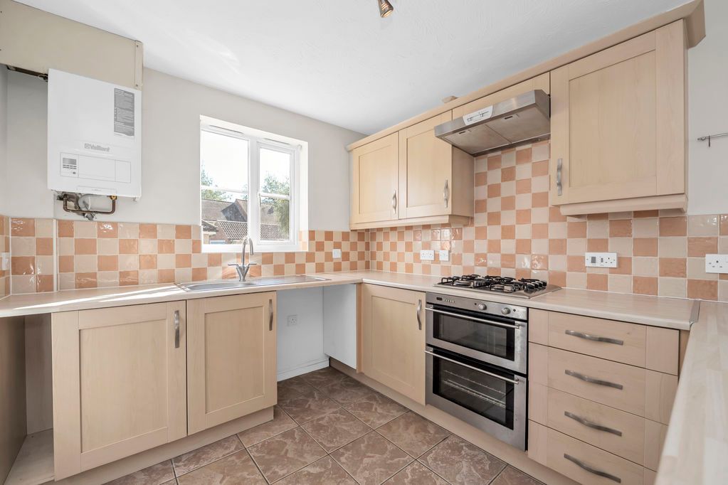 Property photo 2 of 10 Kitchen