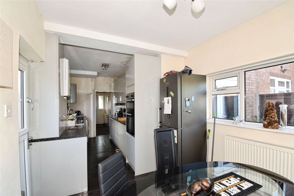 Property photo 3 of 20 Kitchen Diner