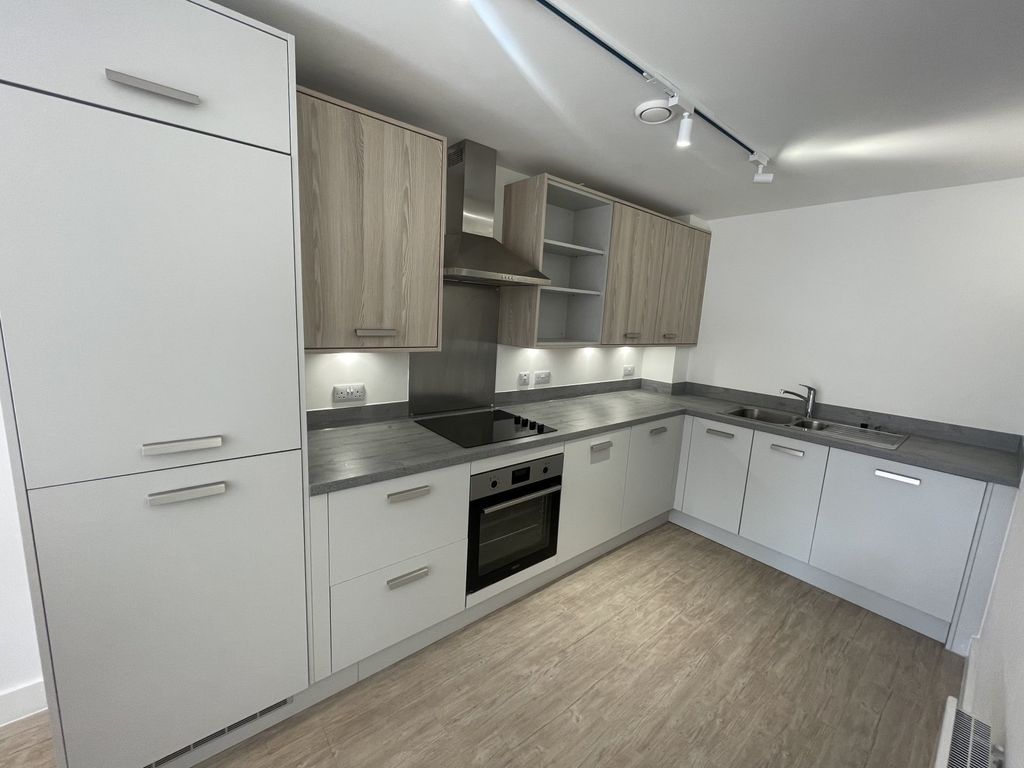 Property photo 3 of 7 Kitchen