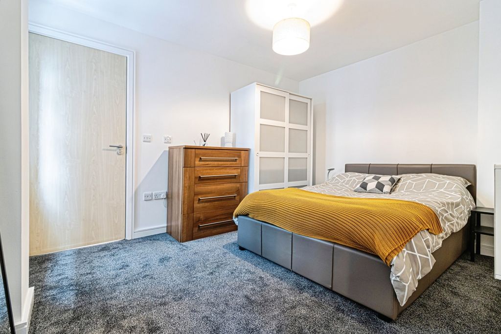 Property photo 3 of 11 Photo