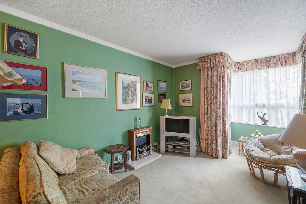 Property photo 3 of 15