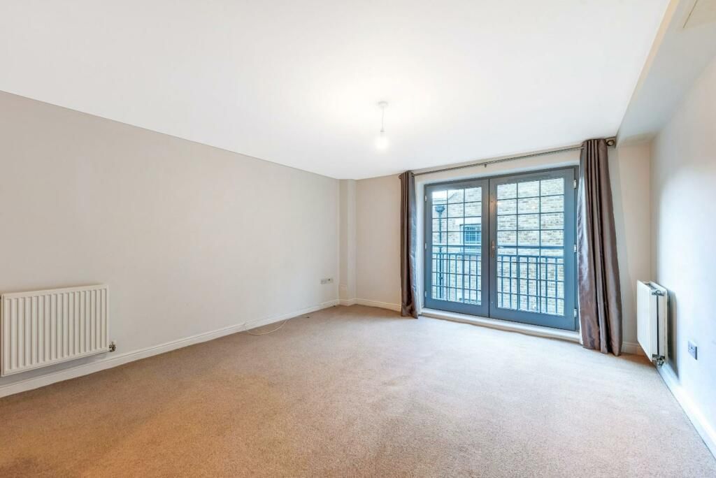 Property photo 1 of 8 Livingroom.Jpeg