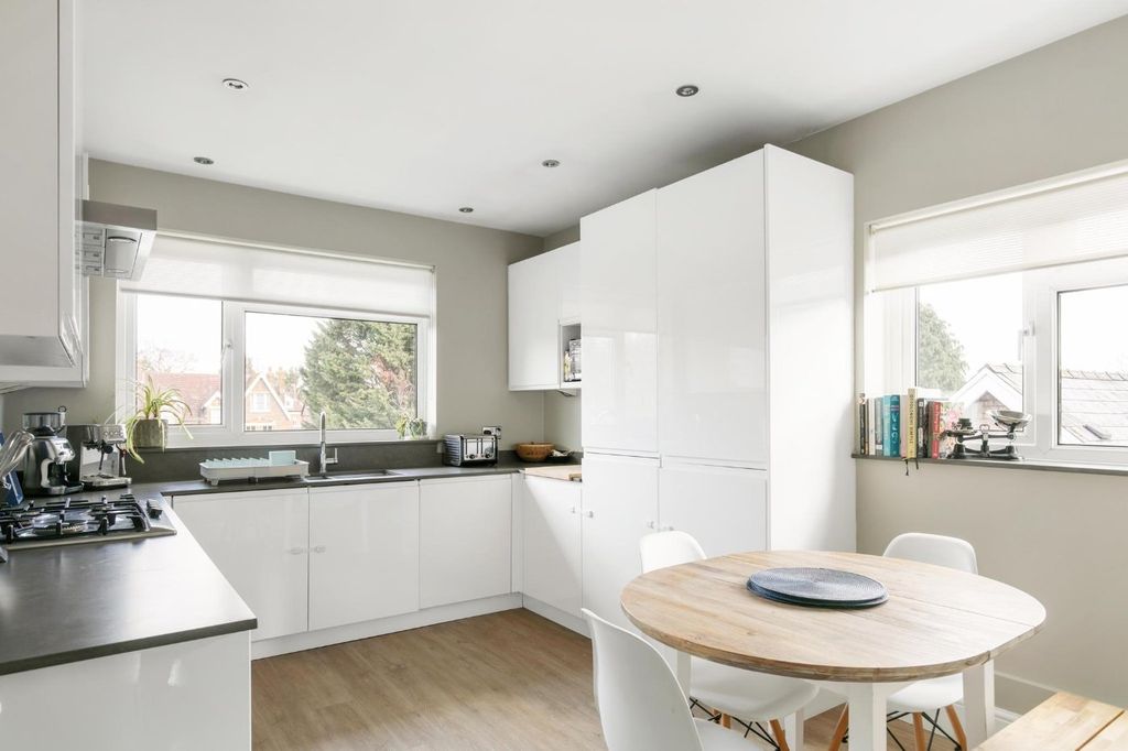 Property photo 2 of 19 Picture No. 11