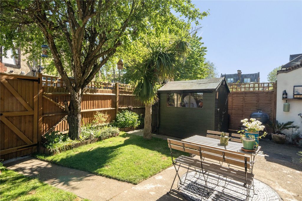 Property photo 2 of 10 Picture No. 06