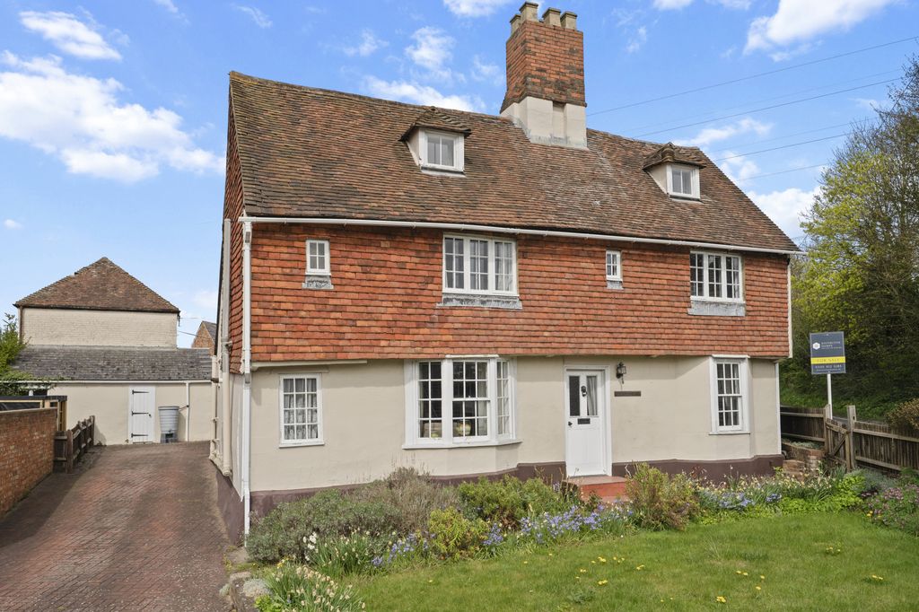 Property photo 2 of 20