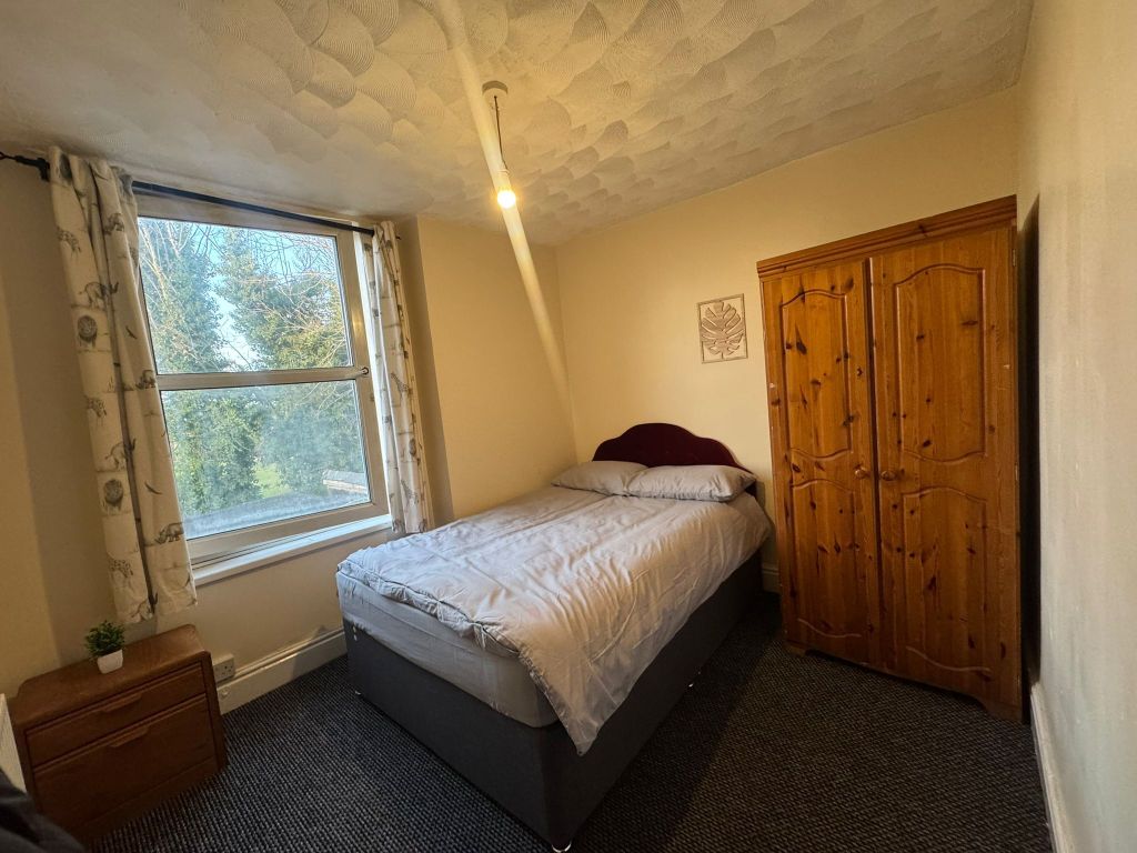 Property photo 1 of 3