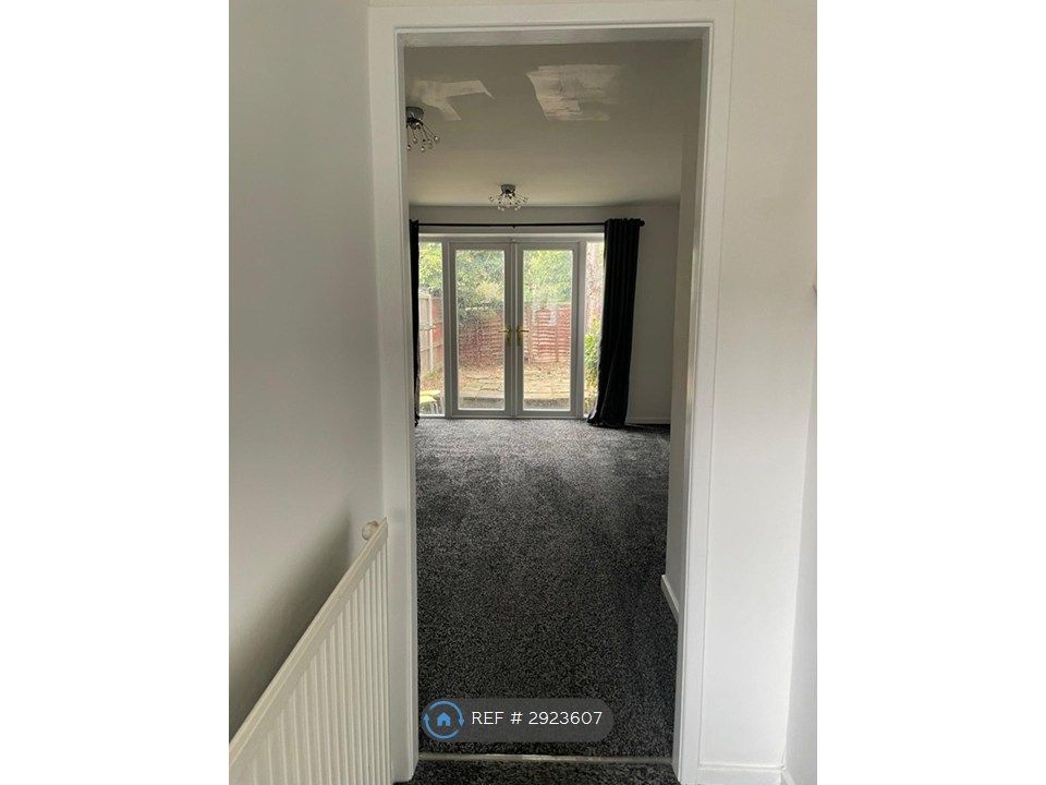 Property photo 3 of 27