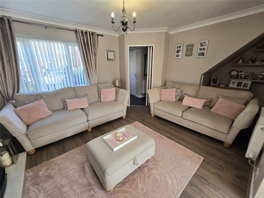 Property photo 3 of 26 Picture No. 02