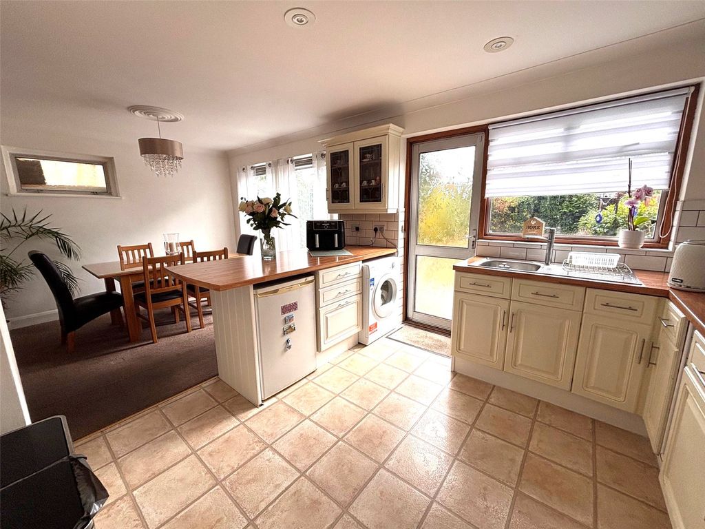 Property photo 2 of 17 Kitchen