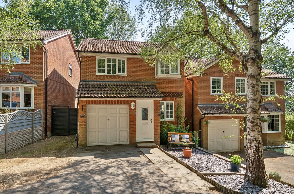 Property photo 1 of 13 1336877-24-689B4A...